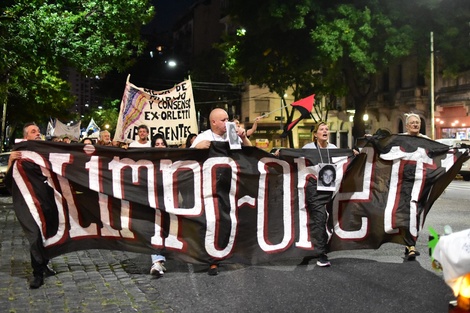 A la marcha también asistieron organizaciones políticas y sociales.