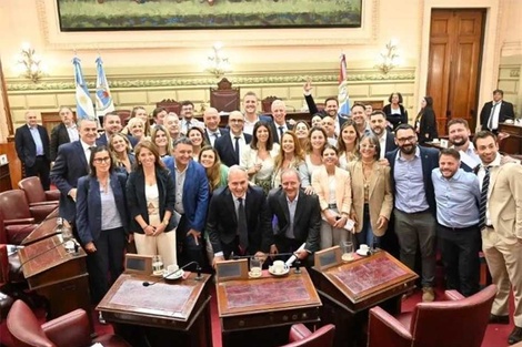 Legisladores santafesinos celebraron en diciembre pasado la ley que declaró la necesidad de la reforma.