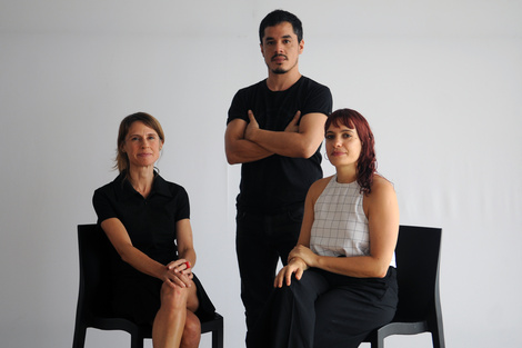 Sbdar, Goldschmidt y Nevole, responsables de un espectáculo que aborda el narcisismo contemporáneo.