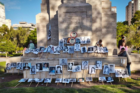 La imagen de los desaparecidos bahienses, en la Plaza Rivadavia.