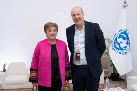 Mientras Milei espera los dólares del FMI, Sturzenegger se prueba el traje de Caputo