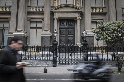 El Banco Central quedó con las reservas brutas más bajas en 14 meses.