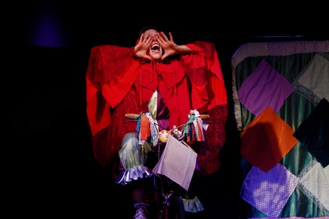 La obra "Caperucita roja y una vuelta de rosca".