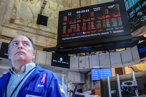 La crisis financiera amenaza con trasladarse a la economía real.