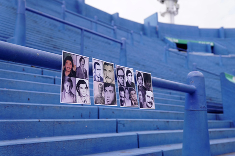 Vélez hace un homenaje a dos hinchas desaparecidos