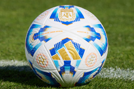 Pelota oficial del fútbol argentino.