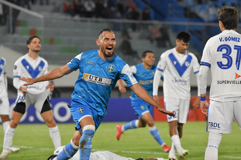 Copa Libertadores: Vélez se hizo dos goles en contra y perdió en Bolivia