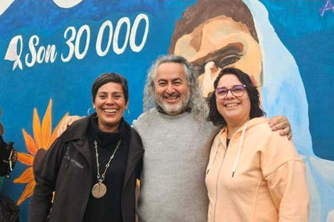 Pedro Ponce con las hijas de Francisco Zimei y Rosa Luna, Marcela y Gabriela.   (Fuente: Gentileza)