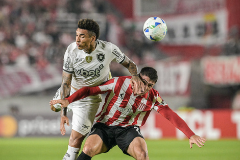 Estudiantes y un verdadero milagro copero para vencer a Botafogo