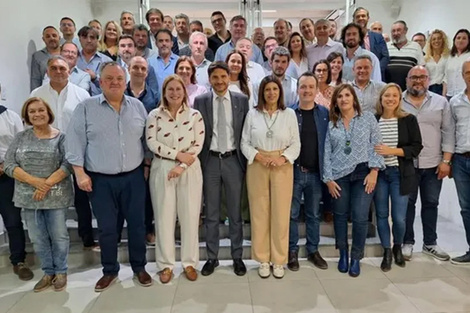 Dirigentes de los doce partidos que integran Unidos se reunieron en la sede provincial de la UCR. 