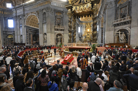 Papa Francisco: el cónclave, el médico y los que recibieron ayuda
