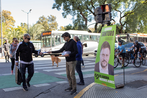 En Plaza Los Andes hay una agrupación diferente en cada esquina.  (Fuente: Archivo)