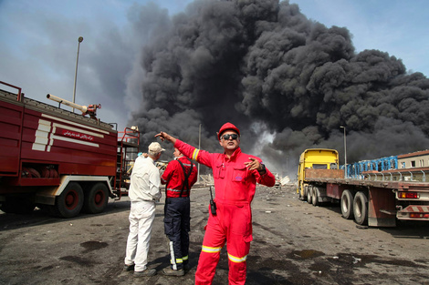 Investigarán la explosión en el mayor puerto de Irán que dejó 40 muertos
