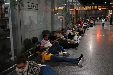 España recuperó más del 80 % de la demanda de electricidad tras el apagón