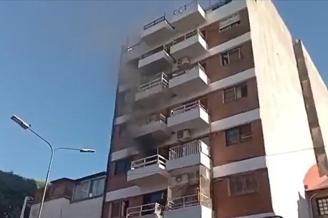 Incendio en Núñez: bomberos evacuaron un edificio de 7 pisos