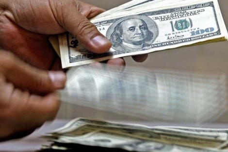 Cierre del mercado en abril, el mes del debut del nuevo régimen cambiario