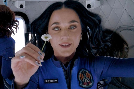 Orbitando boludeces: El viaje "empoderante" de Katy Perry al espacio