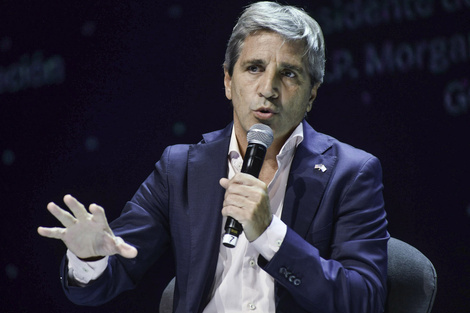 El Gobierno apunta a que los dólares del colchón se vuelquen a la economía