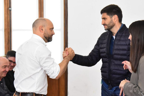 El ministro de la Producción Gustavo Puccini y el gobernador Pullaro. (Fuente: Imagen web)