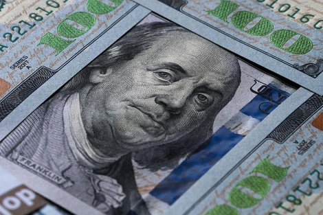 Los dólares bursátiles (CCL y MEP), entre 1211 y 1199 pesos (Fuente: Imagen web)