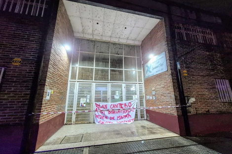El cartel que apareció en Ayacucho al 2700.