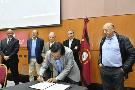 Preadjudicaron la nueva autopista del Valle de Lerma 