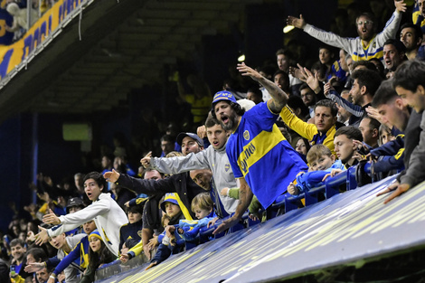 El sábado ante Lanús, la Bombonera gritó contra jugadores y dirigentes (Fuente: Fotobaires)