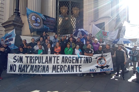 La protesta de ayer frente a la Bolsa de Comercio. (Fuente: Imagen web)