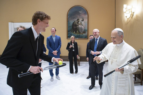 Sinner visitó al Papa León XIV en el Vaticano