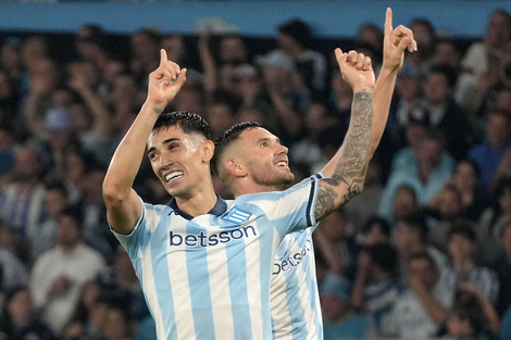 Racing goleó a Colo-Colo y está en octavos de Libertadores