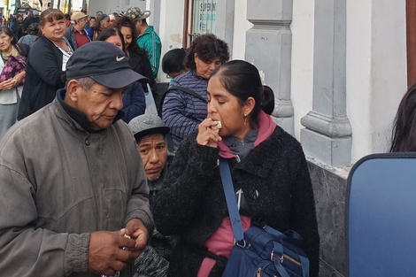 Largas colas desde la madrugada para la atención en la Agencia de Discapacidad 