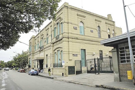 En el hospital Cullen, Nicole Anahí está internada con respirador y estado reservado.