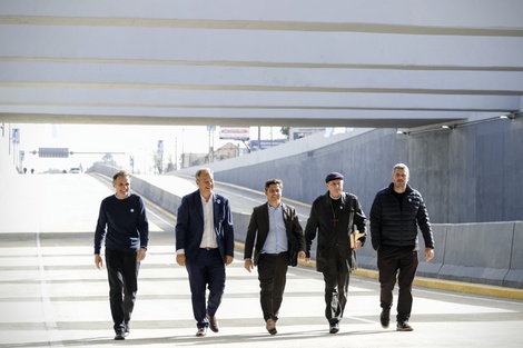 Kicillof y Cascallares, a la cabeza de la inauguración del nuevo viaducto. 