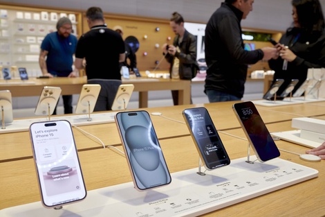 Celulares, el ejemplo del impacto de la política oficial sobre una economía regional