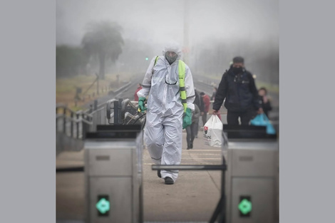 Una extraña niebla cae sobre el Conurbano, por @facucardellafotos. (Fuente: Redes sociales)