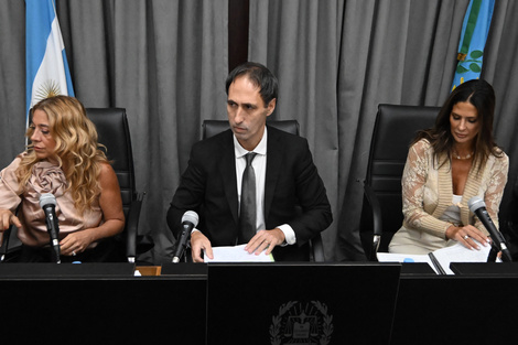 Verónica Di Tommaso, Maximiliano Savarino y  Julieta Makintach, el tribunal del caso Maradona. (Fuente: AFP)