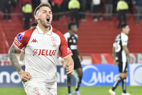 Franco Watson con la cara llena de gol (Fuente: Fotobaires)
