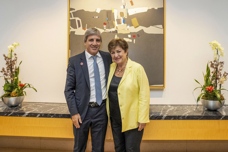 Caputo y Georgieva, la titular del FMI, durante un encuentro en Washington
