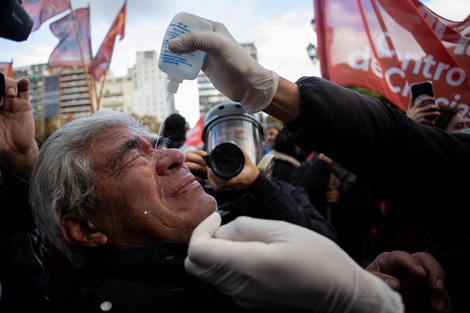 Jubilados vuelven a ser víctimas de la represión policial