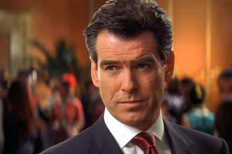 Pierce Brosnan casi fue Batman: ¿cuál fue la broma que le costó la capa al ex 007? 