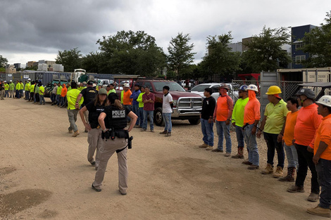 Más de 100 migrantes detenidos en Florida