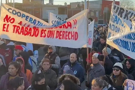 Feriantes de La Salada marcharon para reclamar la reapertura del predio