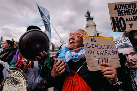 Víctor Hugo: "El FMI tendrá que saber que los espera una multitud en el Congreso"