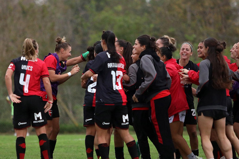 Las chicas campeonas de Ñuls. (Fuente: PRENSA CANOB)