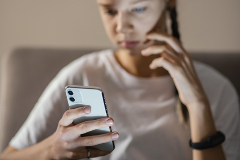 España prohibió las llamadas comerciales desde celulares para prevenir estafas