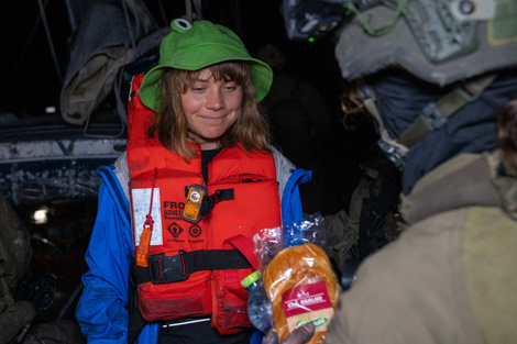 Luego de ser interceptada, las fuerzas israelíes entregaron un refrigerio a la activista Greta Thunberg 