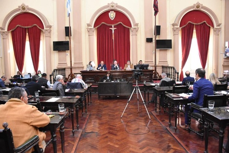 El Senado dió el visto bueno al DNU que baja impuestos a la minería 