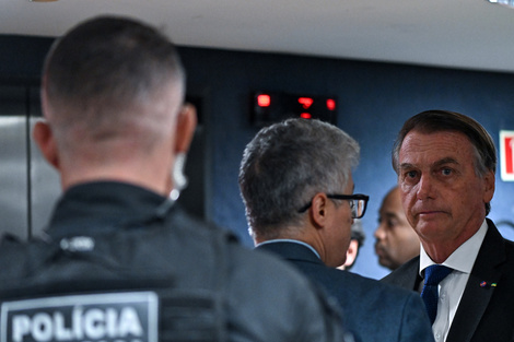 La policía de Brasil acusa al expresidente Jair Bolsonaro de espionaje ilegal