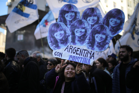 Del balcón a la vereda: ¿el inicio de una resistencia contra Milei?