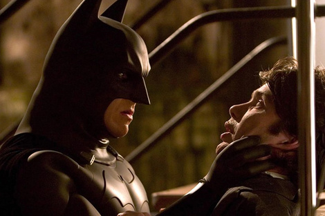 Bale como Bruce Wayne / Batman y un Cillian Murphy entonces desconocido (Fuente: Imagen web)